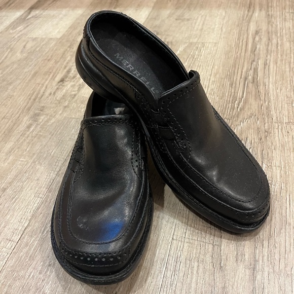 Merrell Other - Merrell women’s black mules 6 like new